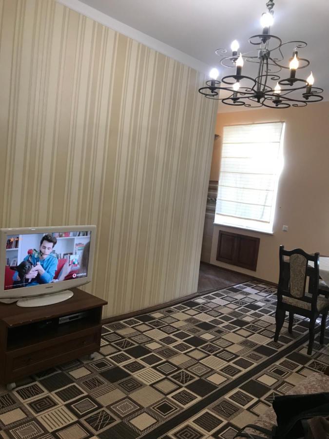 Квартира В Серці Львова ลวีฟ ภายนอก รูปภาพ